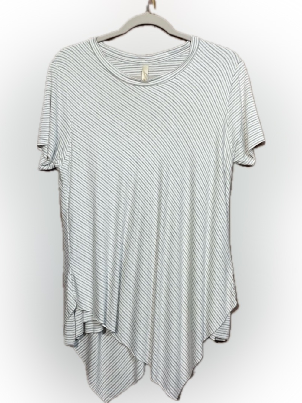 🥳NWT Elan 1X Asymmetrical Striped Tee Gray & White